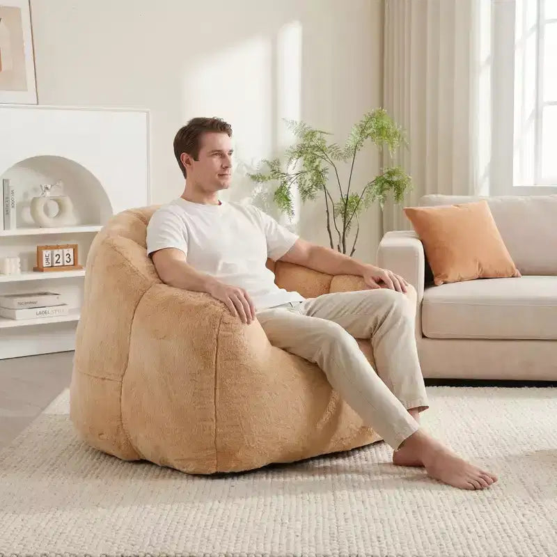 Weiße Loungesessel für Erwachsene, Lesesessel mit Armlehnen, Polsterung aus Kunstfell, hochdichter Schaumstoff, gemütlicher moderner Sessel für Wohnzimmer und Schlafzimmer