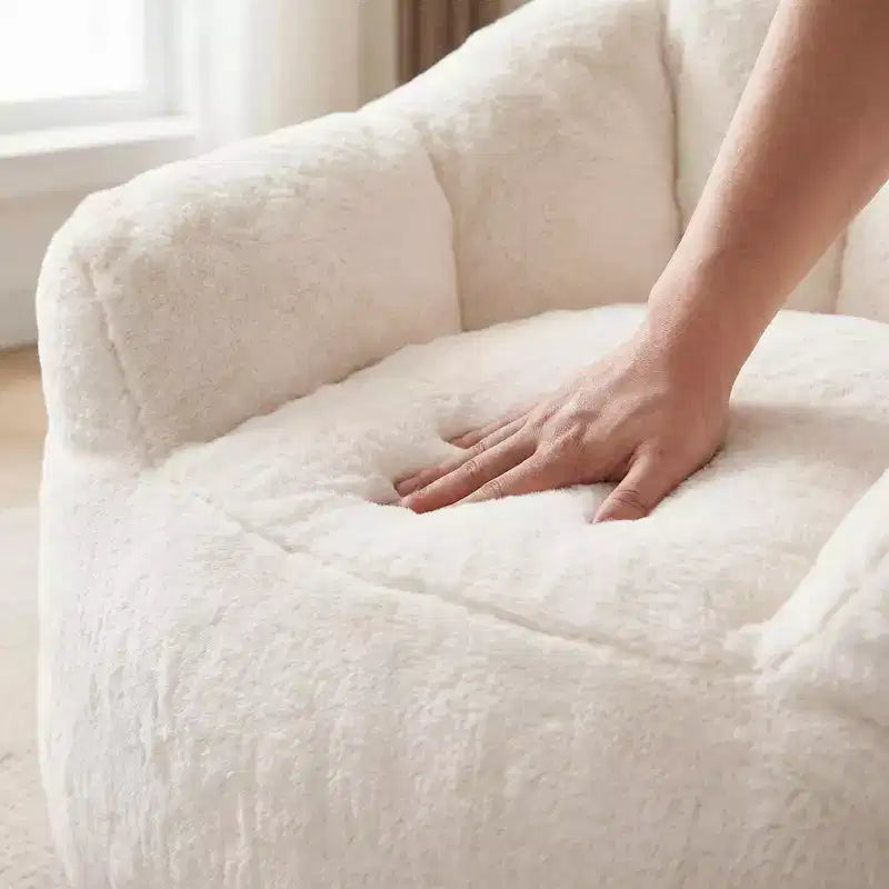 Weiße Loungesessel für Erwachsene, Lesesessel mit Armlehnen, Polsterung aus Kunstfell, hochdichter Schaumstoff, gemütlicher moderner Sessel für Wohnzimmer und Schlafzimmer
