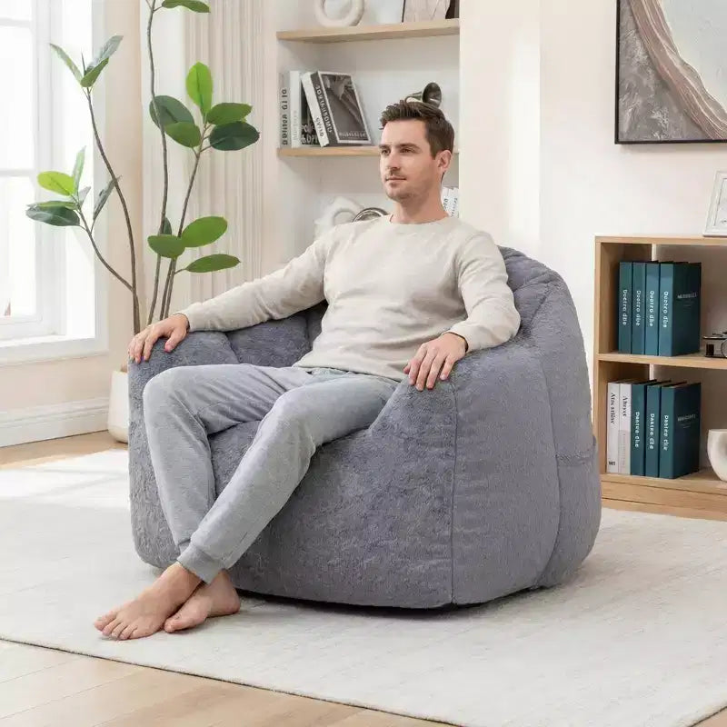 Weiße Loungesessel für Erwachsene, Lesesessel mit Armlehnen, Polsterung aus Kunstfell, hochdichter Schaumstoff, gemütlicher moderner Sessel für Wohnzimmer und Schlafzimmer