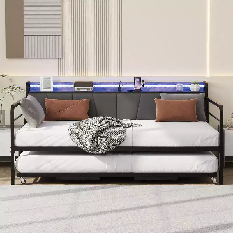 Zwillings-Tagesbett mit Ausziehbett, LED-Beleuchtung, Ladestation und Stauraum-Kopfteil, Metallrahmen für Wohnzimmer, Schlafzimmer, Gästezimmer