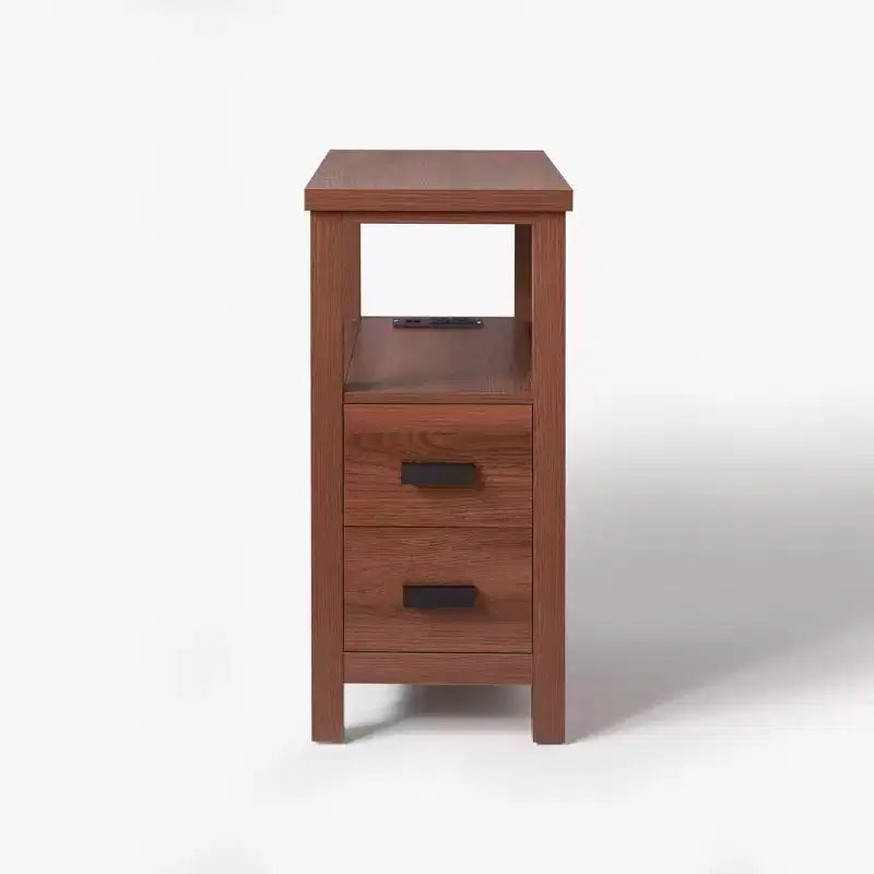 Dieser Beistelltisch mit Ladestation, Beistelltische mit USB-Anschlüssen & Steckdosen, Beistelltisch mit 2 Schubladen, kleiner Nachttisch aus Holz, kleiner rustikaler Beistelltisch.